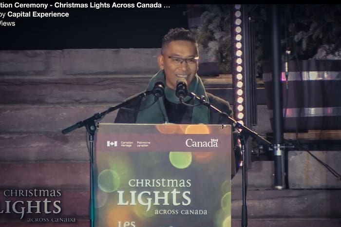 Anthony Horng Online Host Christmas Lights across Canada